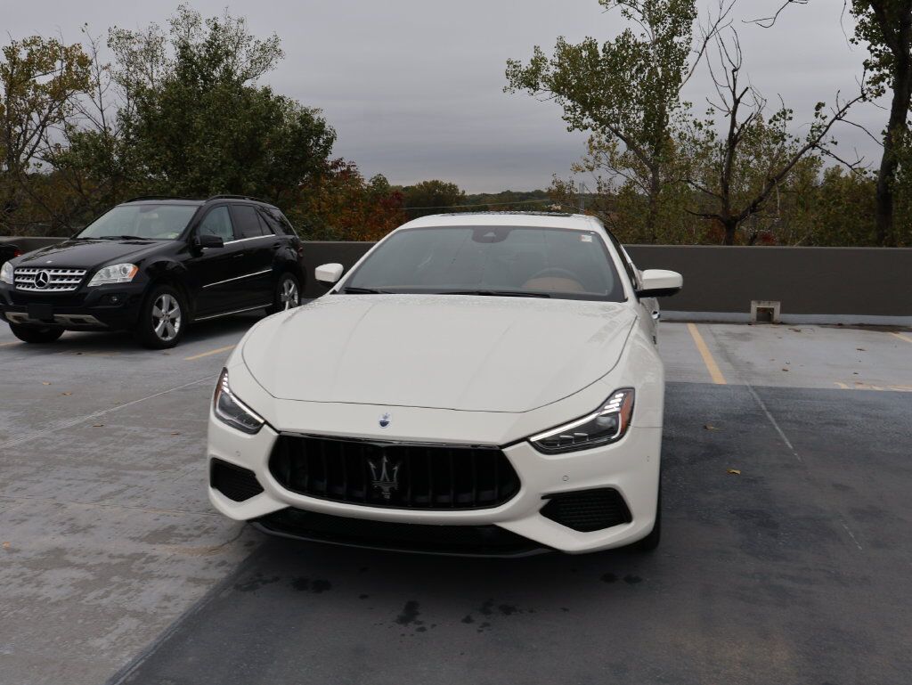 2023 Maserati Ghibli Modena Q4