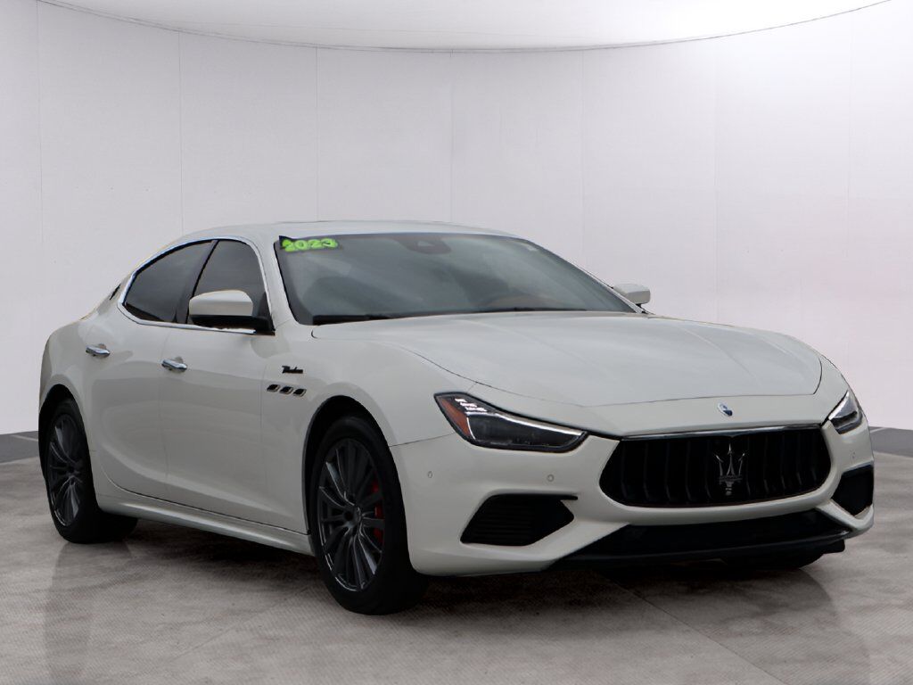 2023 Maserati Ghibli Modena Q4