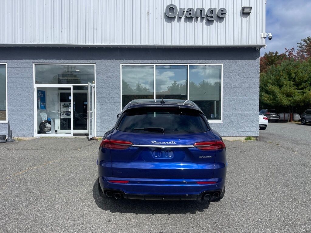 2023 Maserati Grecale Modena Orange MA