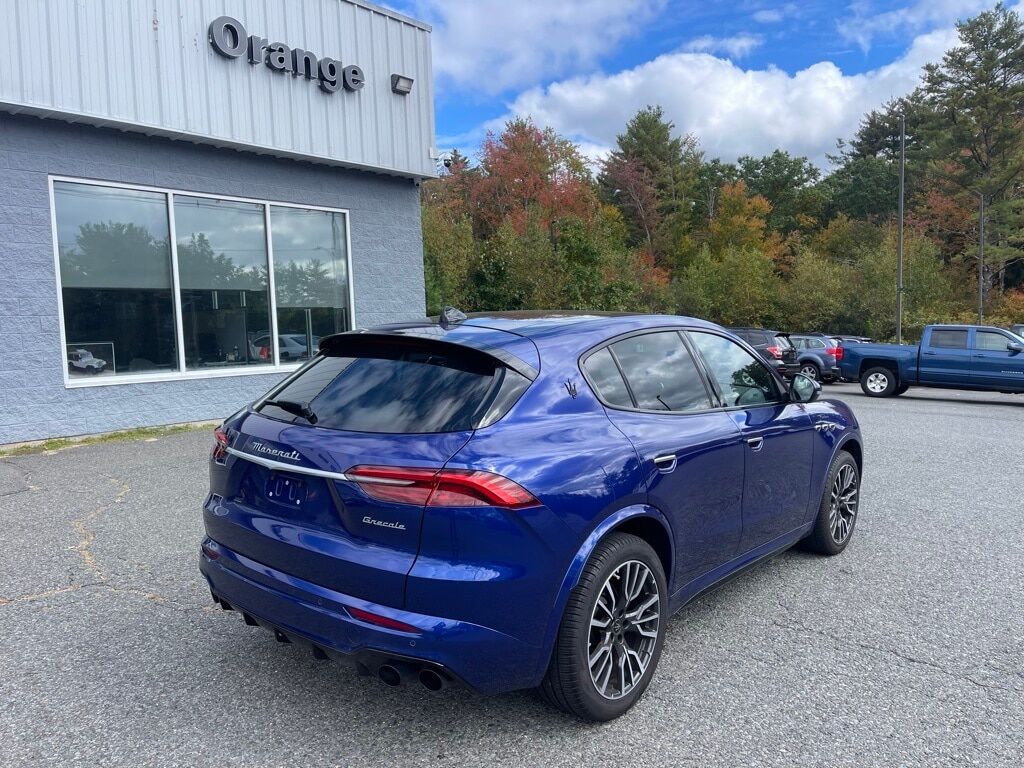2023 Maserati Grecale Modena Orange MA