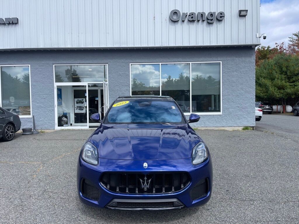 2023 Maserati Grecale Modena Orange MA