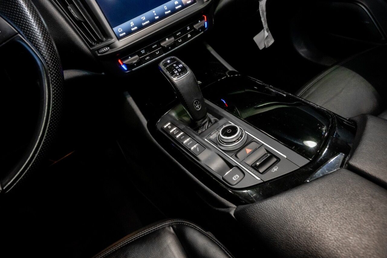 2023 Maserati Levante Base GT photo 33