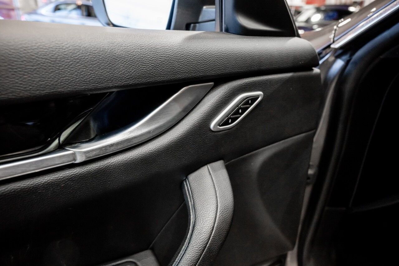 2023 Maserati Levante Base GT photo 18