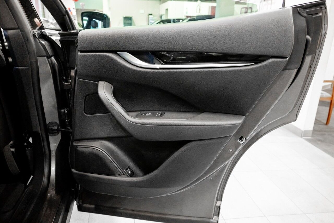 2023 Maserati Levante Base GT photo 25