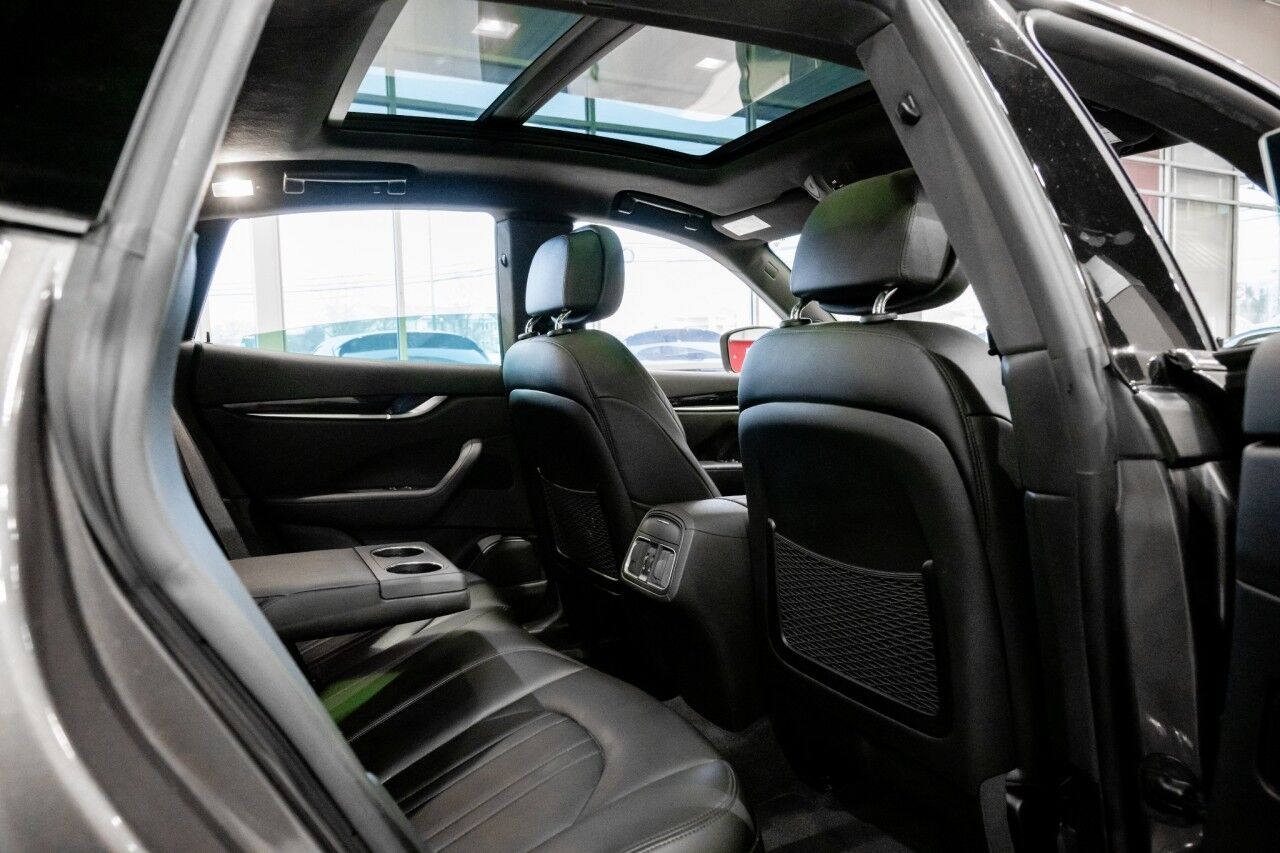2023 Maserati Levante Base GT photo 23