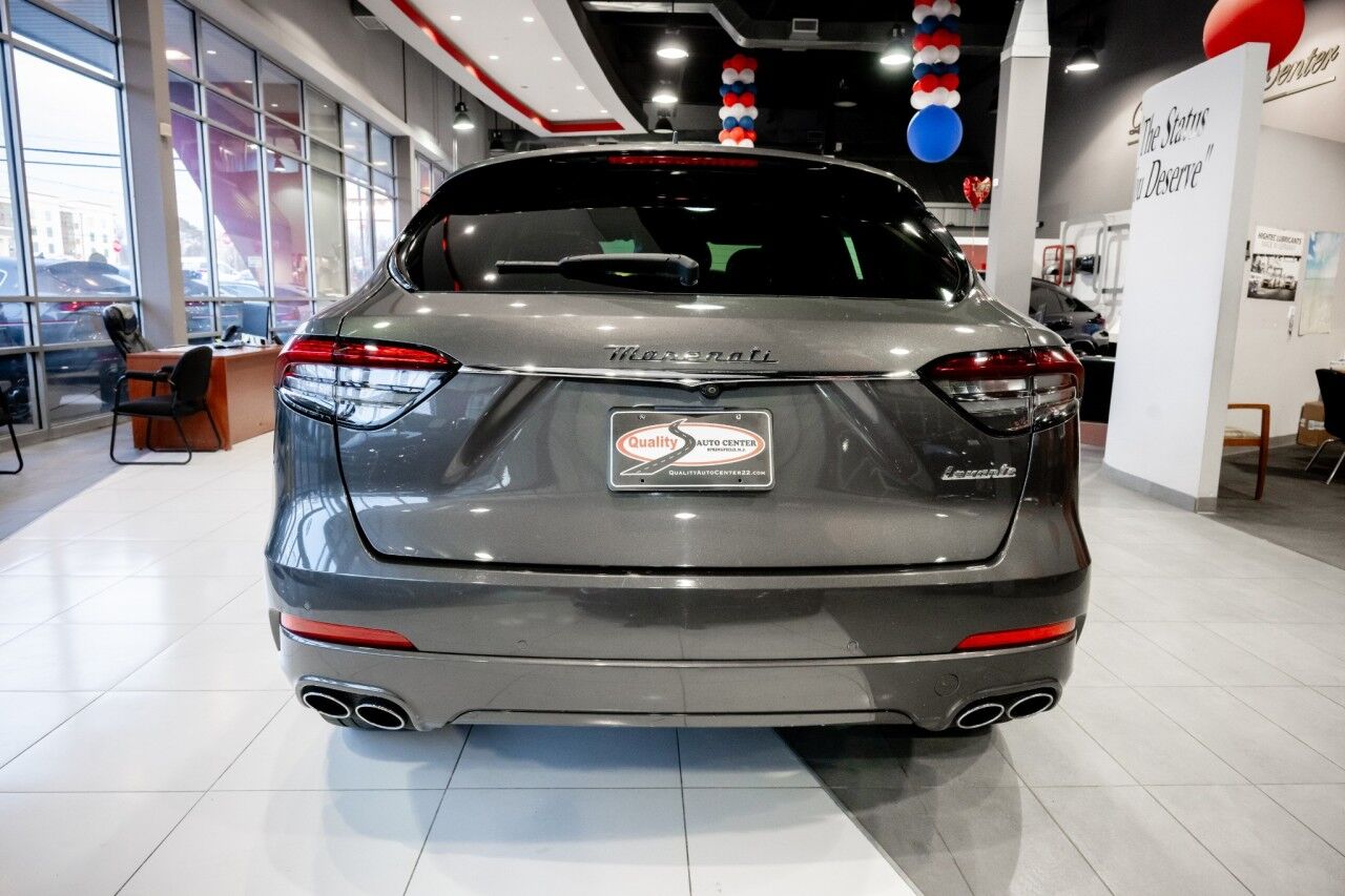 2023 Maserati Levante Base GT photo 6
