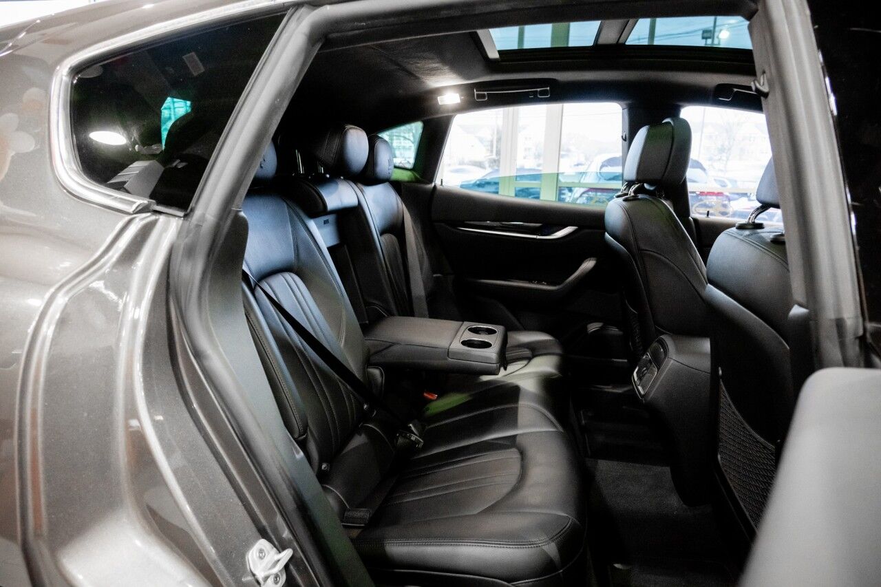 2023 Maserati Levante Base GT photo 24