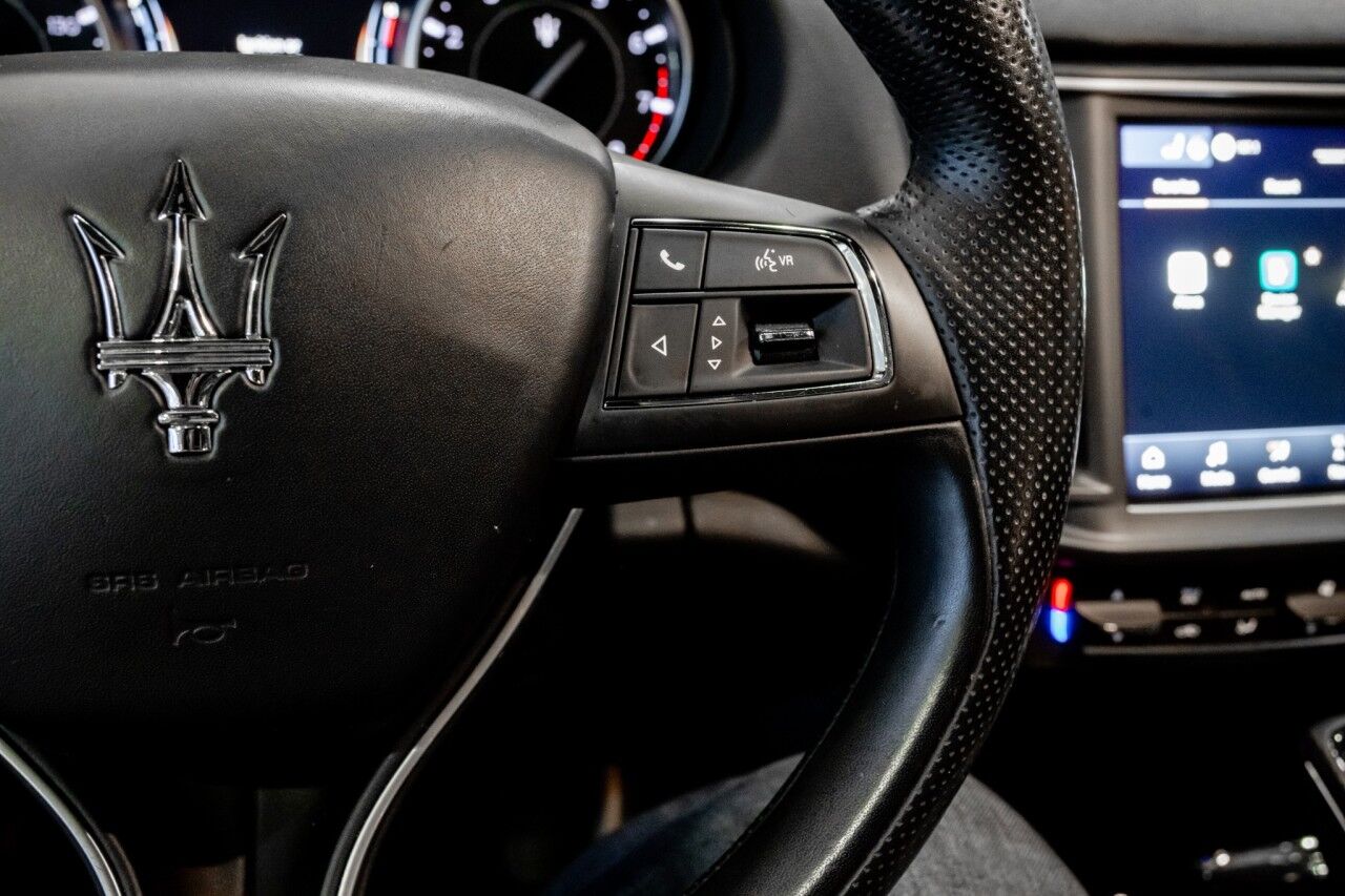 2023 Maserati Levante Base GT photo 37