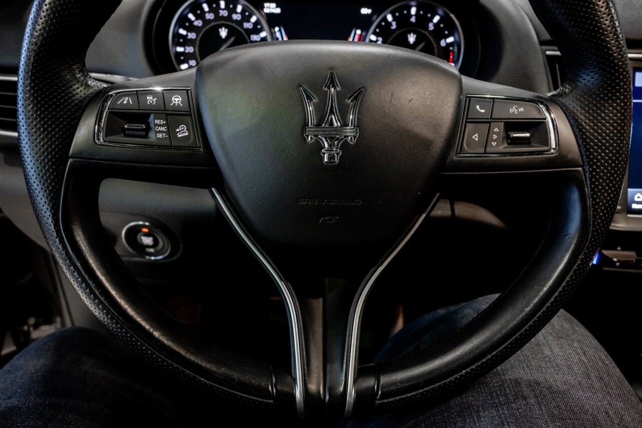 2023 Maserati Levante Base GT photo 35