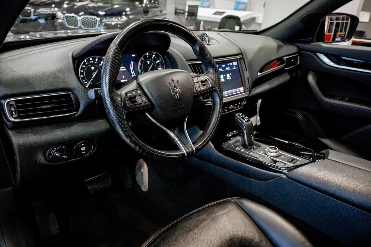 2023 Maserati Levante Base GT photo 14