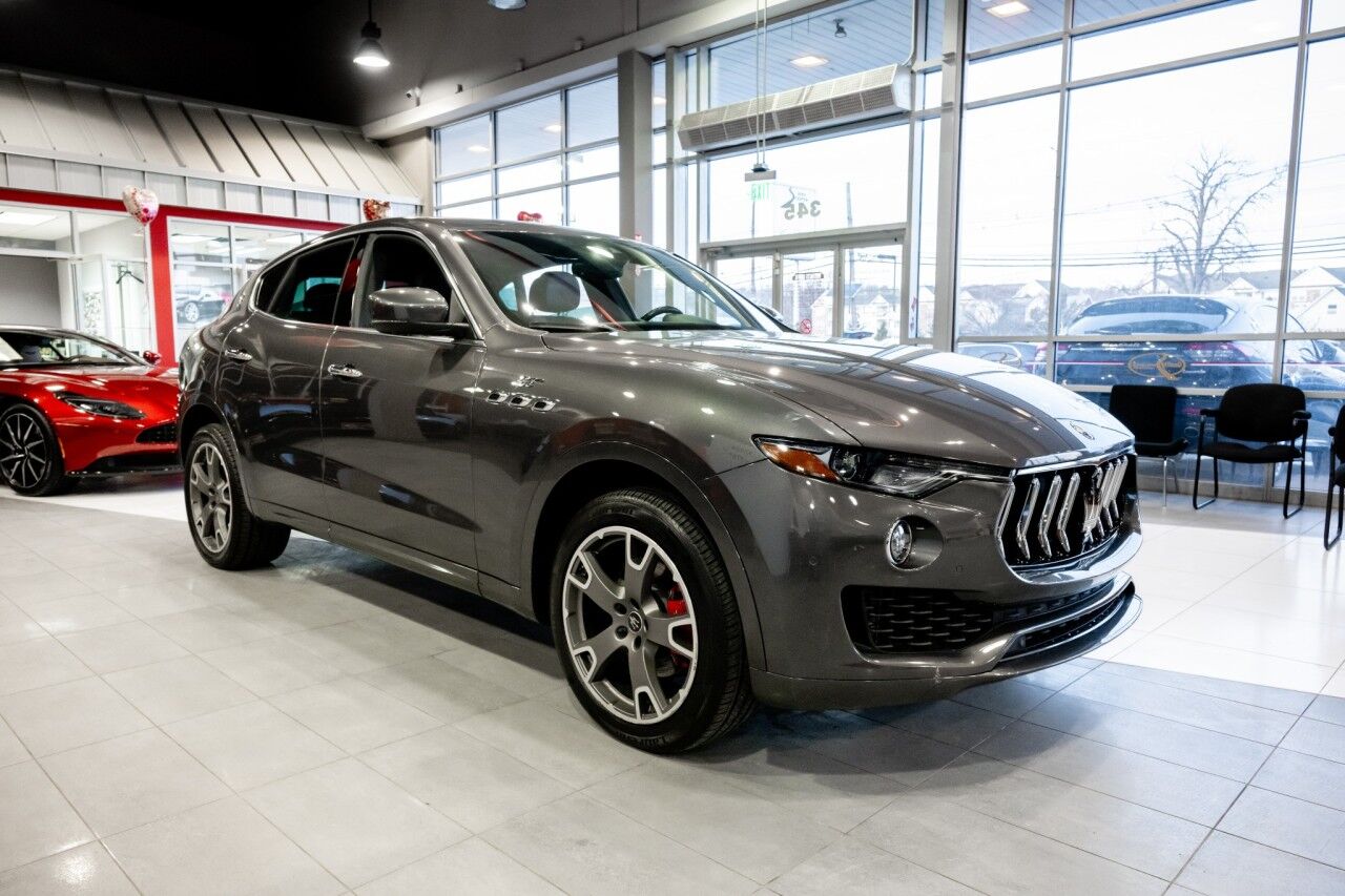 2023 Maserati Levante Base GT photo 3