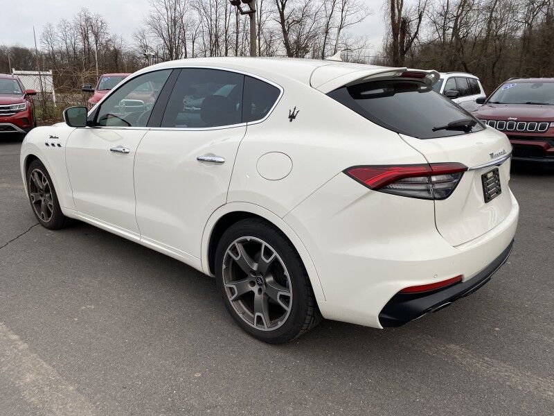 2023 Maserati Levante Modena