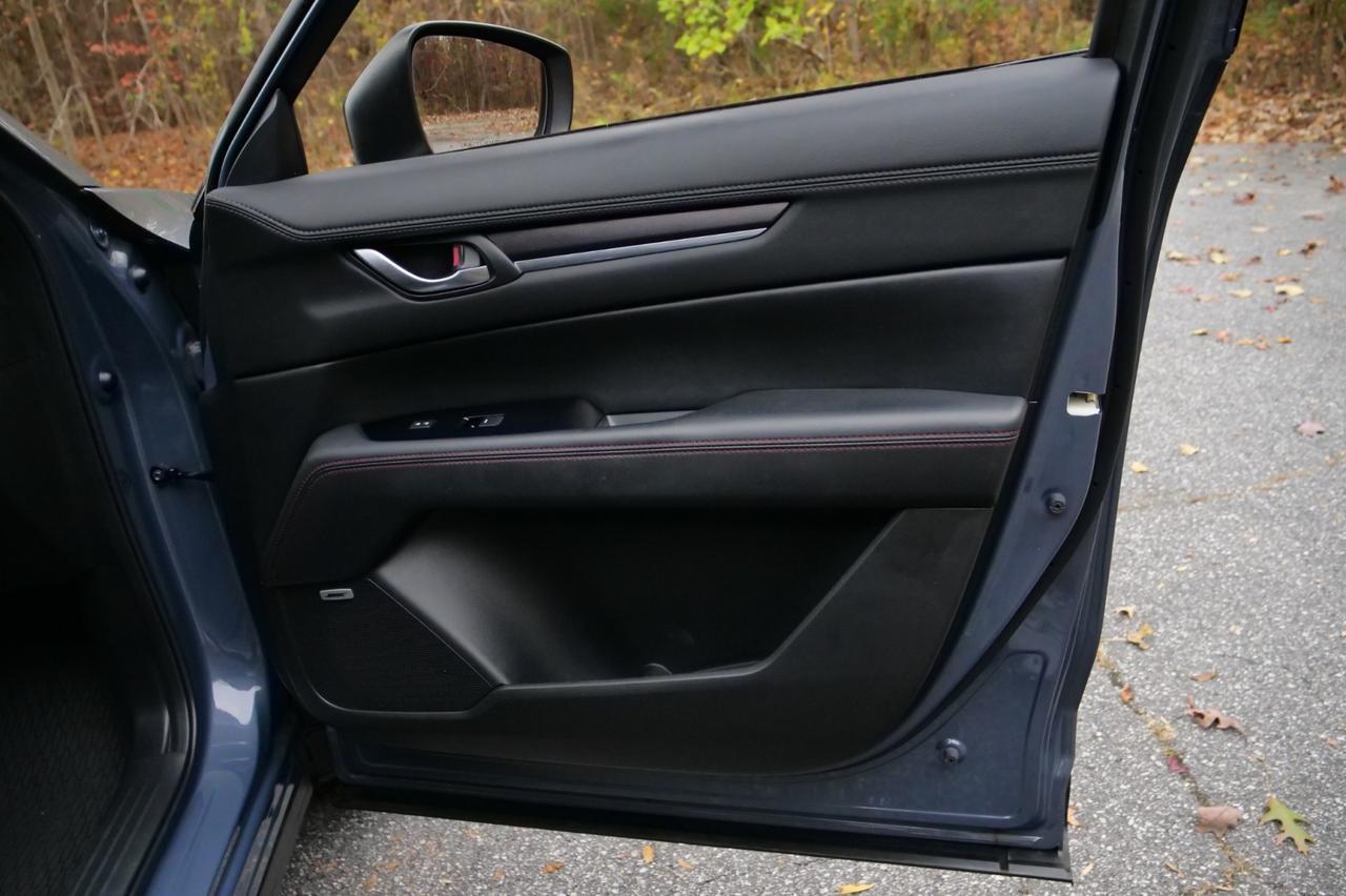 2023 Mazda CX-5 2.5 S Carbon Edition AWD / Heated Seats / Sunroof! Lincolnton NC