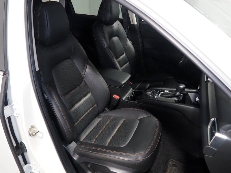 2023 Mazda CX-5 2.5 S Preferred Package AWD *ADAPTIVE CRUISE, SAFETY ALERTS, BACKUP-CAMERA, MOONROOF, LEATHER, HEATED SEATS, KEYLESS ENTRY, LED HEADLIGHTS, ANDROID & APPLE