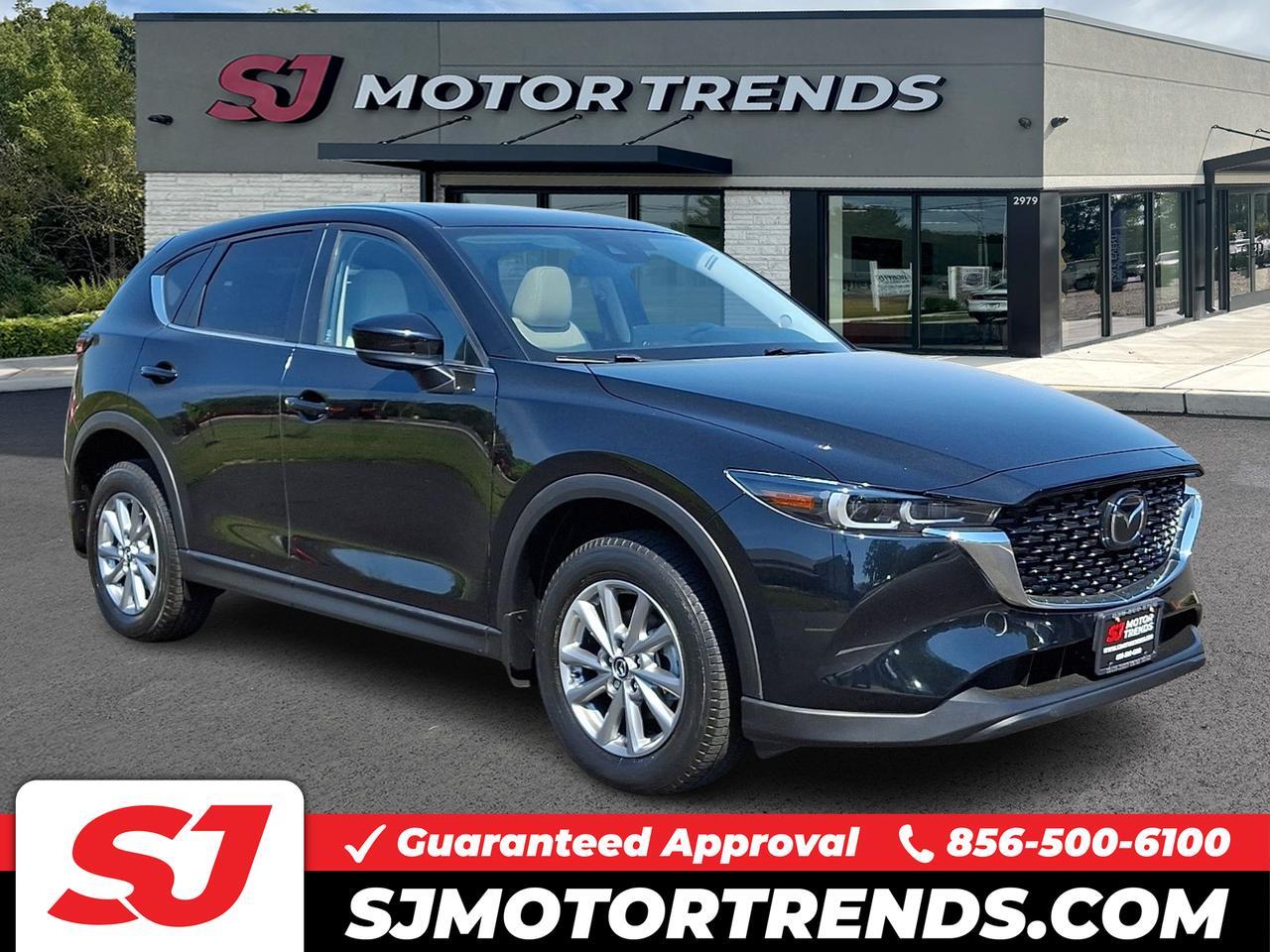 2023 Mazda CX-5 S Preferred package Auto AWD's photo