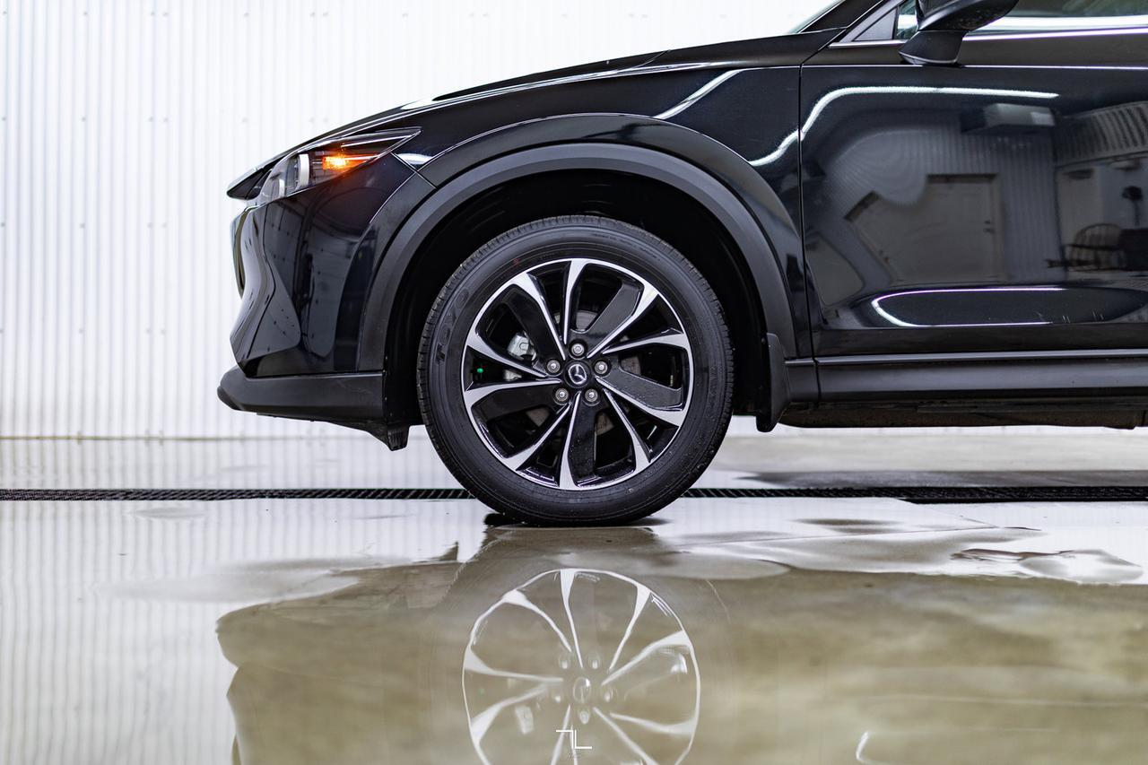 2023 Mazda CX-5 AWD Kuro Edition Leather Roof BCam Red Deer AB