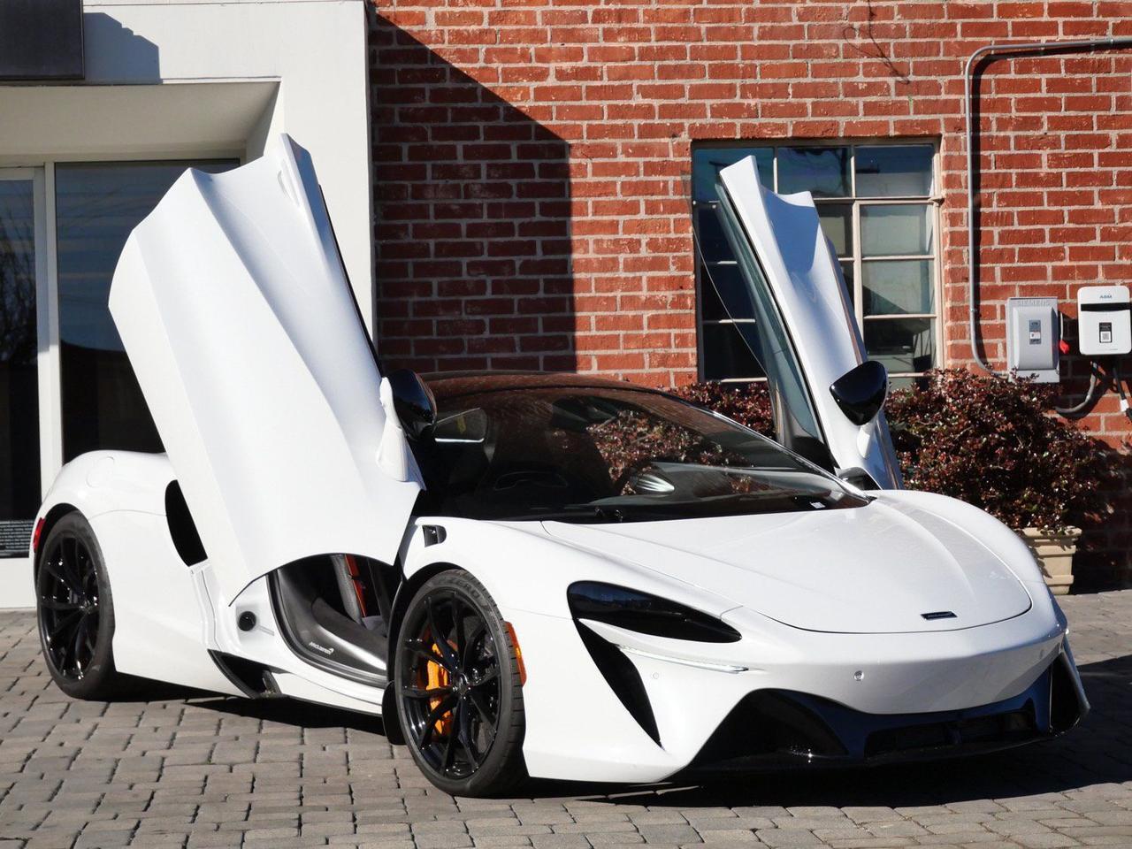 2023 McLaren Artura Performance Performance Lawrence KS