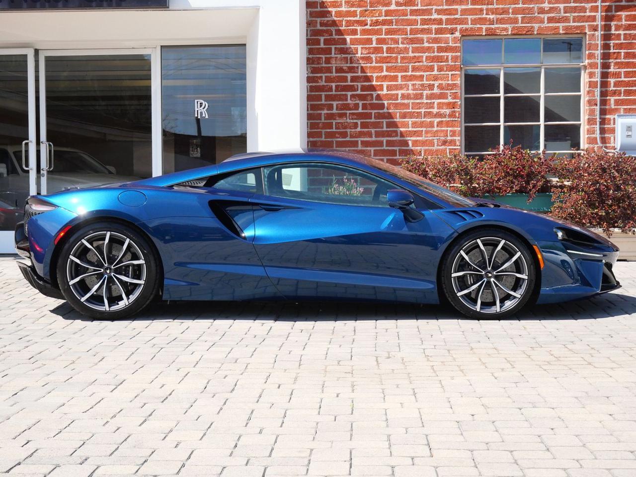 2023 McLaren Artura Performance Performance Lawrence KS