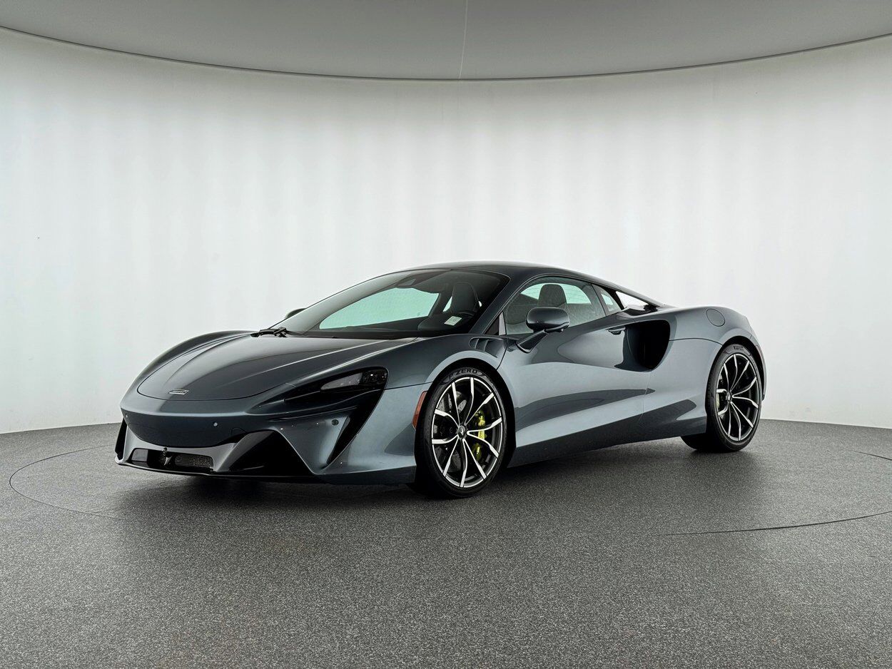 2023 McLaren Artura TechLux
