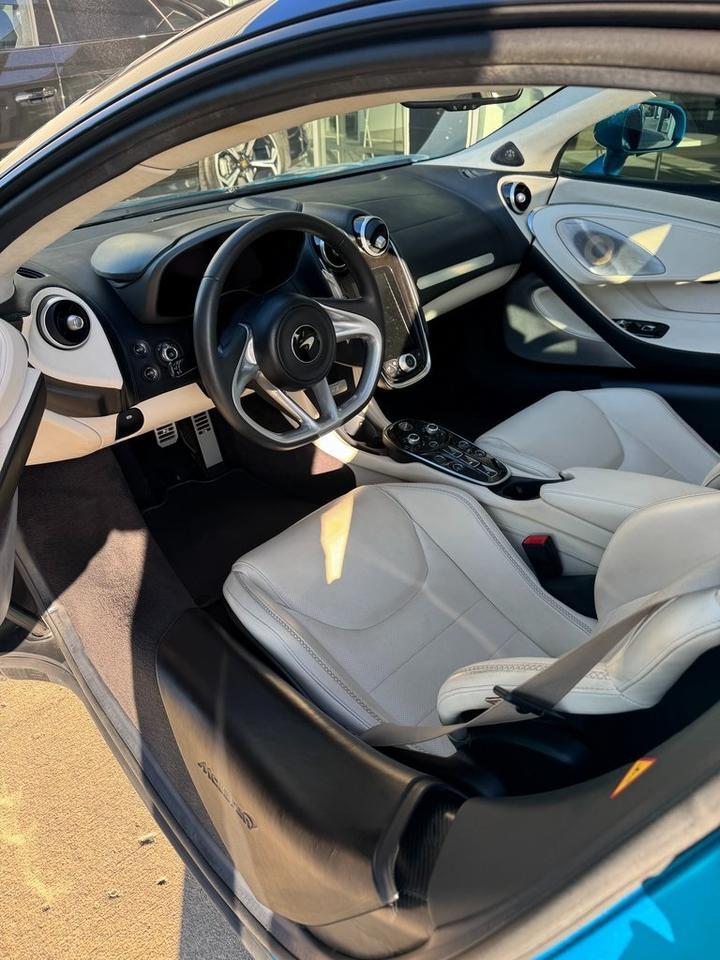 2023 McLaren GT Base