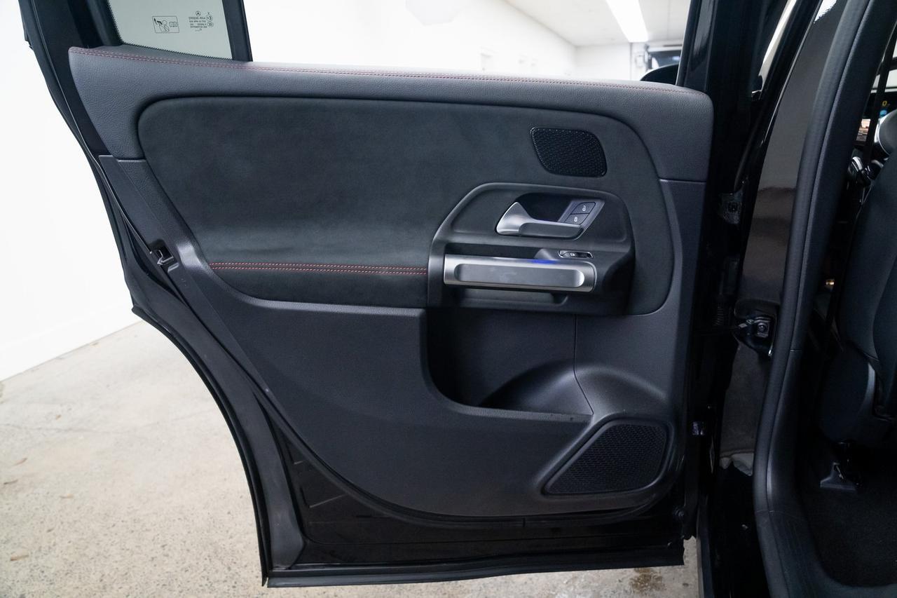 2023 Mercedes-Benz EQB 300 1 Owner Heated Seats AMG Night Package Portland OR