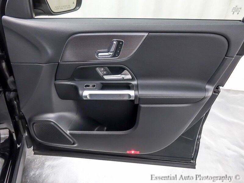 2023 Mercedes-Benz EQB EQB 250+ PRICE INCLUDES $4000 IRS TAX CREDIT!! YOU MUST QUALIFY!! Willowbrook IL