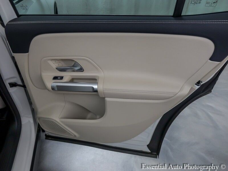 2023 Mercedes-Benz EQB EQB 300 PRICE INCLUDES $4000 IRS TAX CREDIT!! YOU MUST QUALIFY!! Willowbrook IL