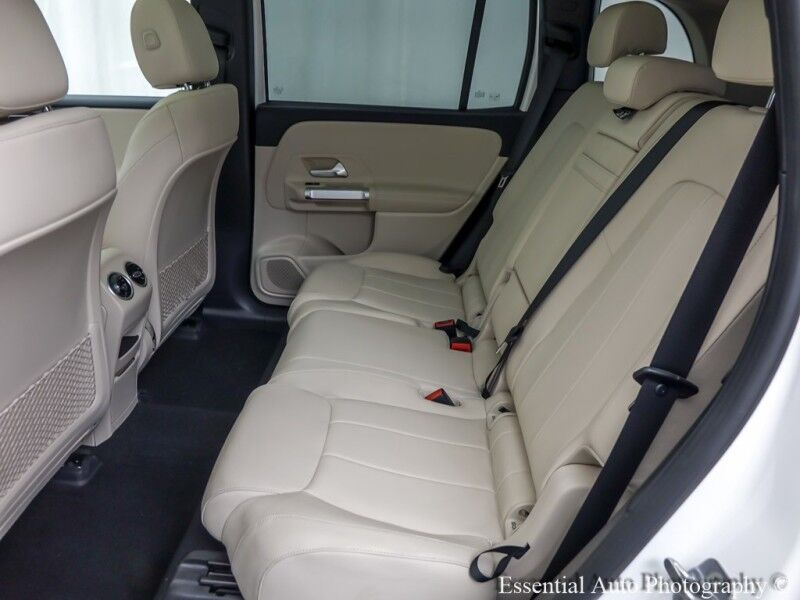 2023 Mercedes-Benz EQB EQB 300 PRICE INCLUDES $4000 IRS TAX CREDIT!! YOU MUST QUALIFY!! Willowbrook IL