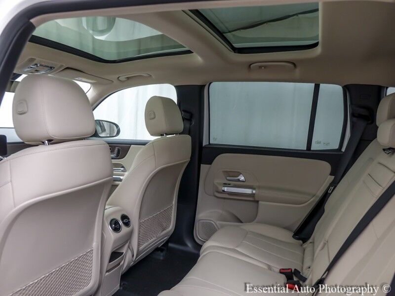 2023 Mercedes-Benz EQB EQB 300 PRICE INCLUDES $4000 IRS TAX CREDIT!! YOU MUST QUALIFY!! Willowbrook IL