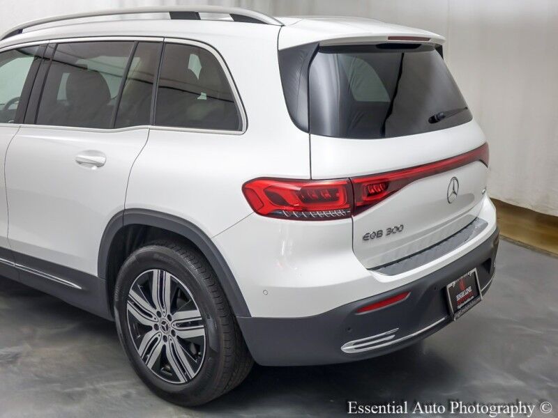 2023 Mercedes-Benz EQB EQB 300 PRICE INCLUDES $4000 IRS TAX CREDIT!! YOU MUST QUALIFY!! Willowbrook IL