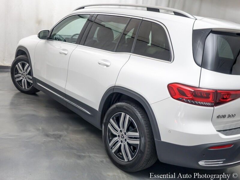 2023 Mercedes-Benz EQB EQB 300 PRICE INCLUDES $4000 IRS TAX CREDIT!! YOU MUST QUALIFY!! Willowbrook IL