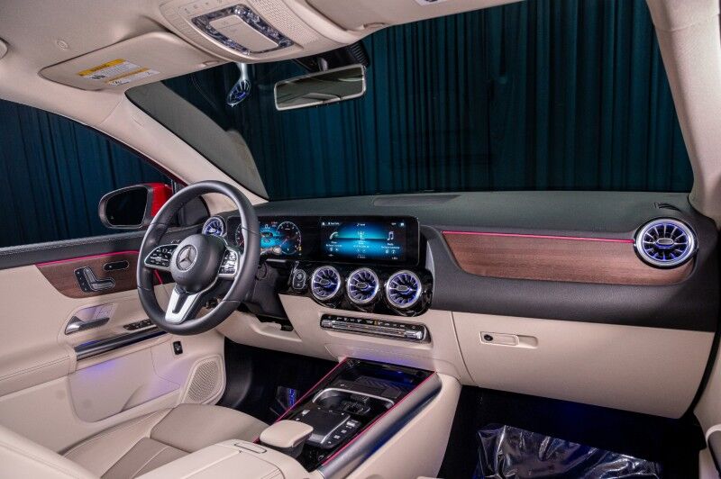 2023 Mercedes Benz GLA 250 4MATIC photo 4