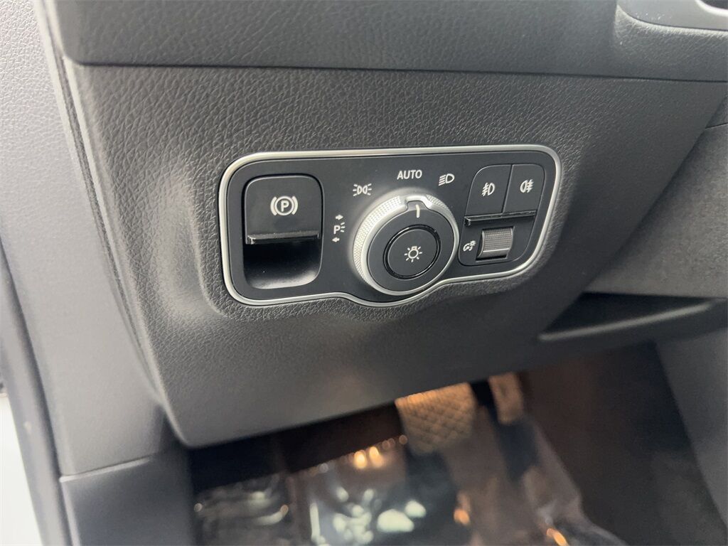 2023 Mercedes-Benz GLB GLB 250 NAV,CAM,PANO,HTD STS,BLIND SPOT,18&quot; WLS Irving TX