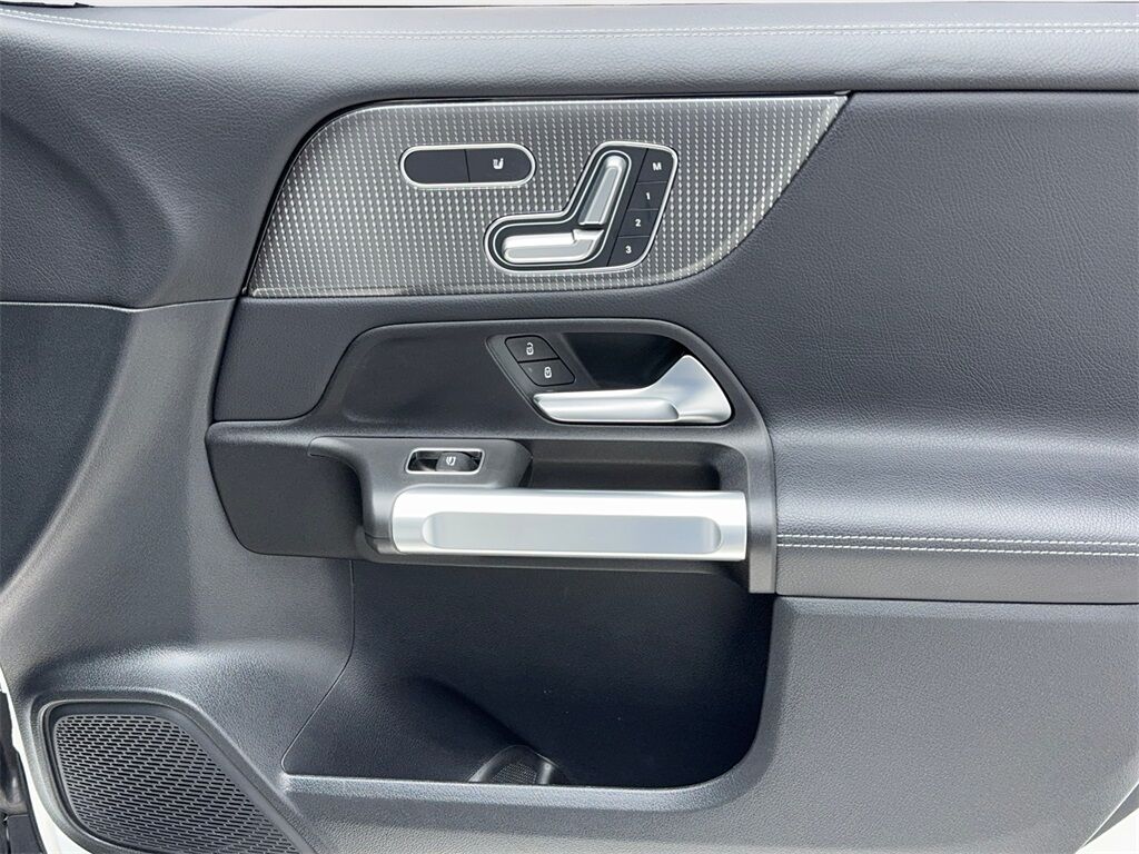 2023 Mercedes-Benz GLB GLB 250 NAV,CAM,PANO,HTD STS,BLIND SPOT,3RD ROW Plano TX