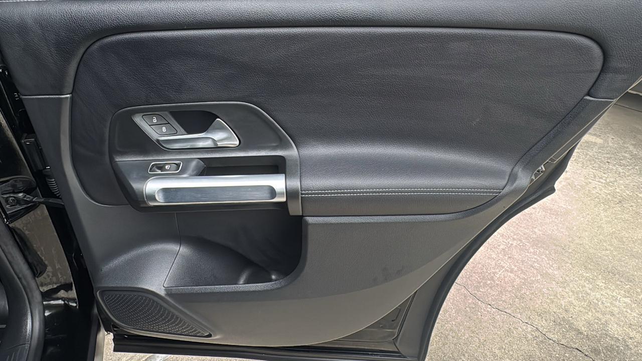 2023 Mercedes-Benz GLB GLB 250  Selma TX