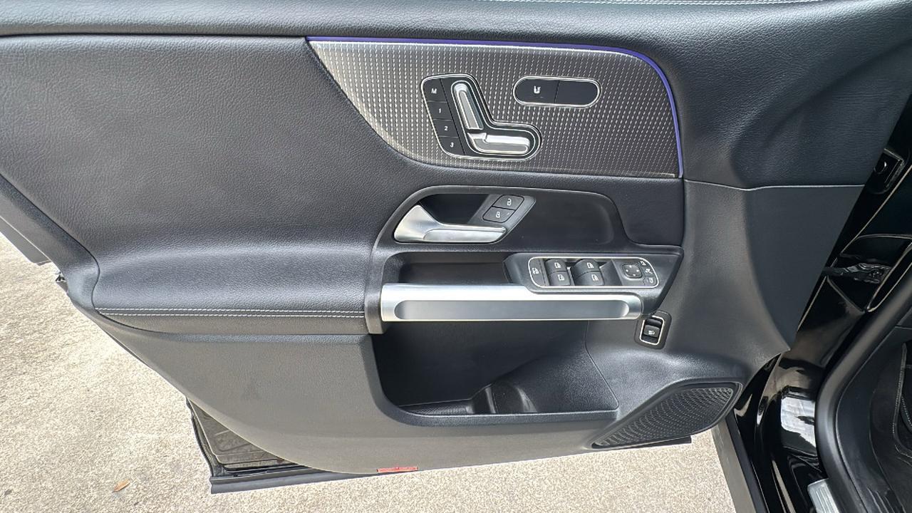 2023 Mercedes-Benz GLB GLB 250  Selma TX