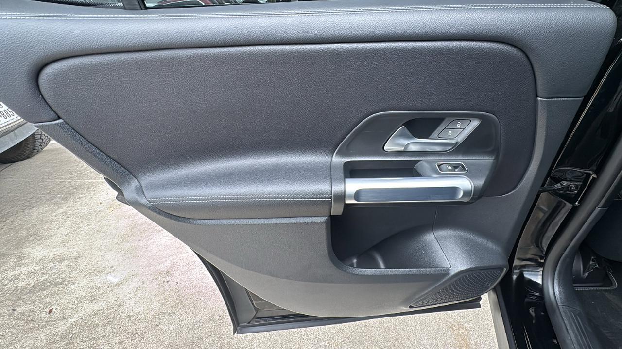 2023 Mercedes-Benz GLB GLB 250  Selma TX