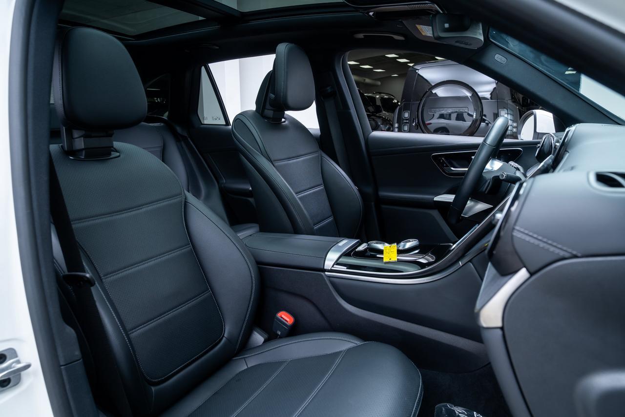 2023 Mercedes-Benz GLC GLC 300 Panoramic Roof / Active Park Assist Portland OR