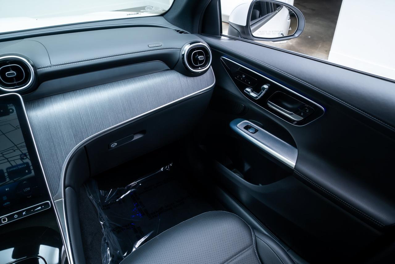 2023 Mercedes-Benz GLC GLC 300 Panoramic Roof / Active Park Assist Portland OR