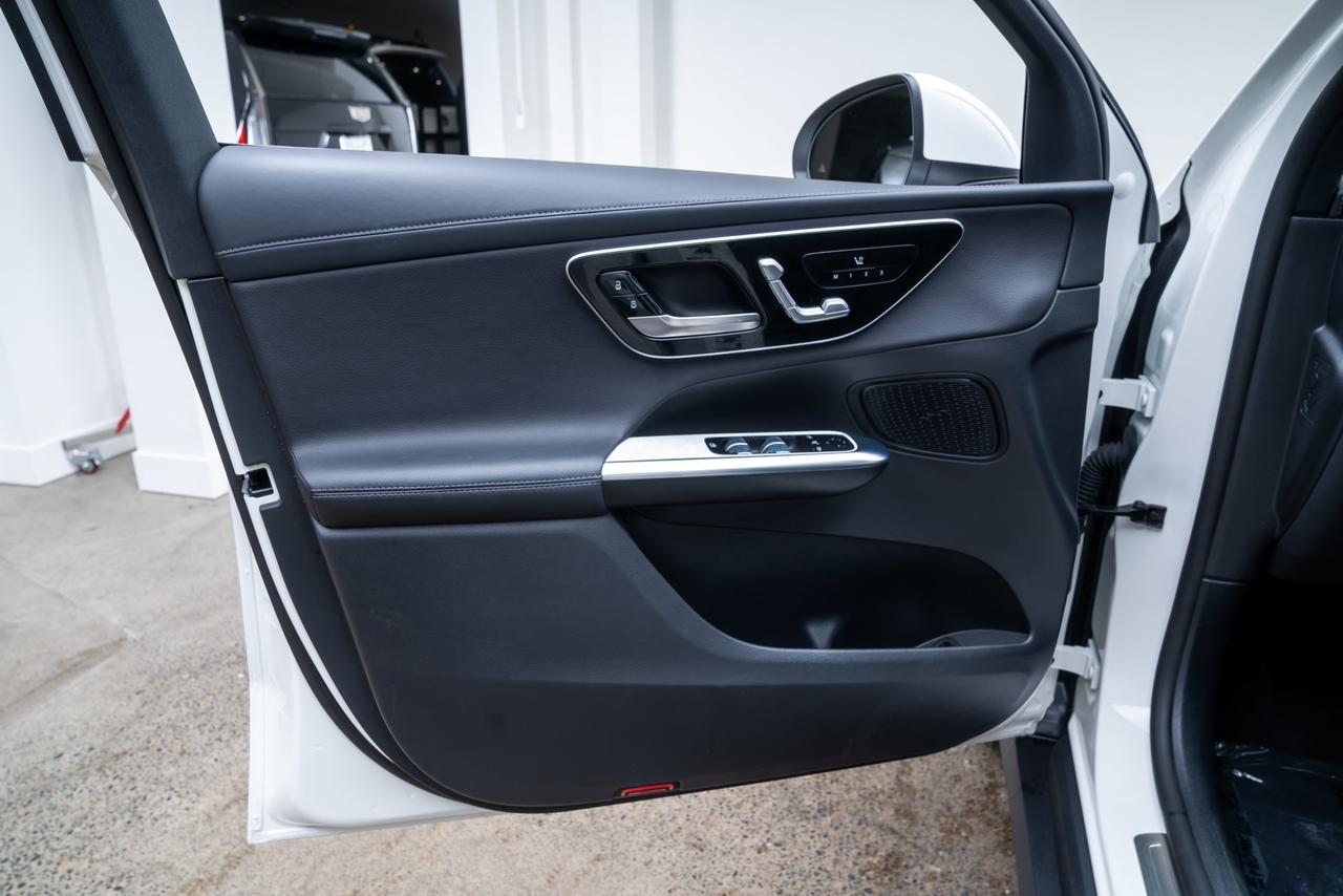 2023 Mercedes-Benz GLC GLC 300 Panoramic Roof / Active Park Assist Portland OR