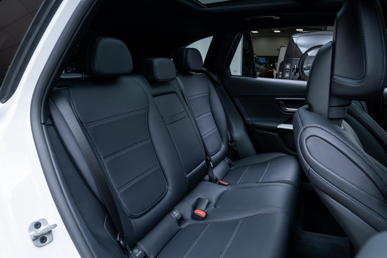 2023 Mercedes-Benz GLC GLC 300 Panoramic Roof / Active Park Assist Portland OR