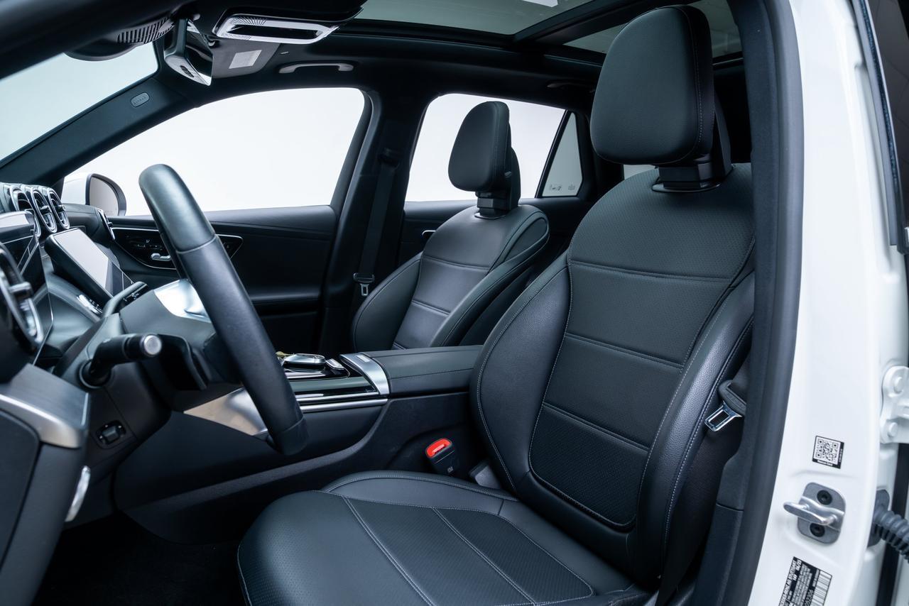2023 Mercedes-Benz GLC GLC 300 Panoramic Roof / Active Park Assist Portland OR