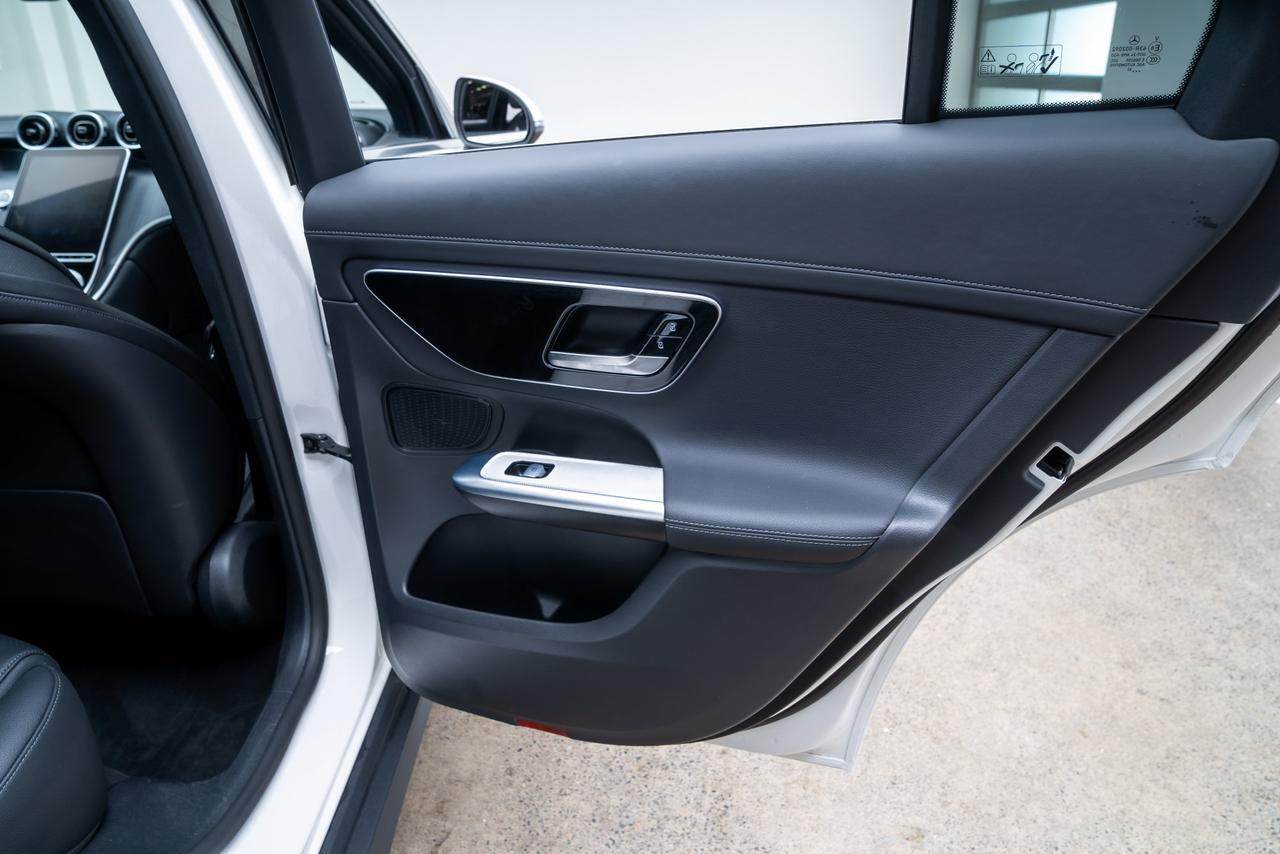 2023 Mercedes-Benz GLC GLC 300 Panoramic Roof / Active Park Assist Portland OR