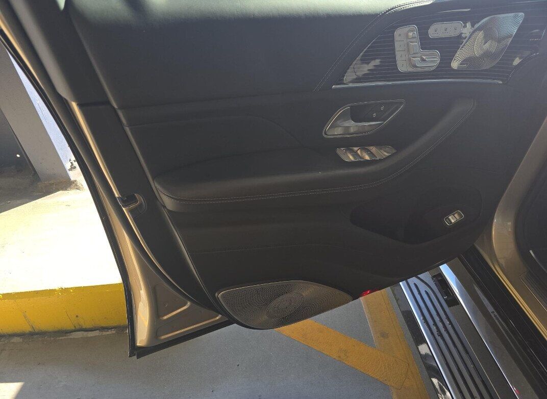 2023 Mercedes-Benz GLS Maybach GLS 600 4MATIC Rear Folding Tables Massage Seats Portland OR