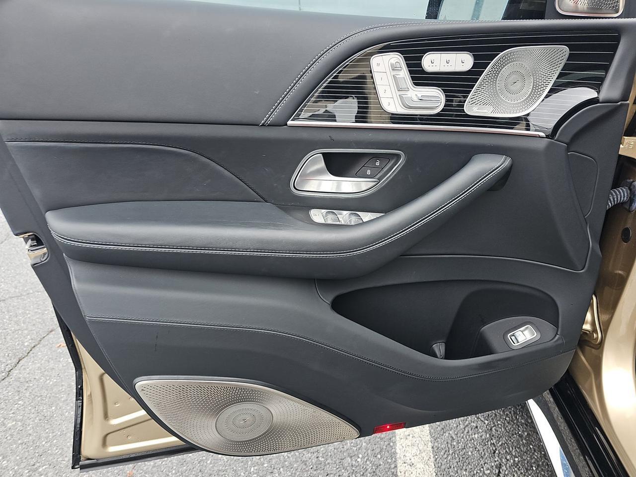 2023 Mercedes-Benz GLS Maybach GLS 600 Two Tone Paint Distronic Plus 4MATIC&reg; Portland OR