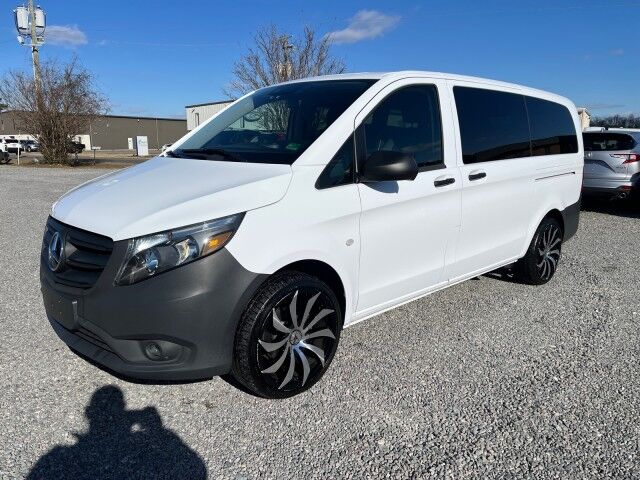 2023 Mercedes-Benz Metris Passenger Van