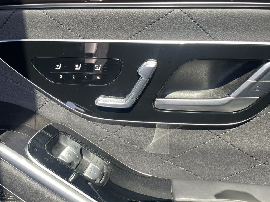 2023 Mercedes-Benz S580 ORIGINAL MSRP $139575~COMFORT PKG~AMG LINE PKG~3D INSTRUMENT CLUSTER~NIGHT PKG~TOO MANY OTIONS TO LIST~ONLINE FINANCE AND SHIPPING AVAILABLE!!!! Sarasota FL