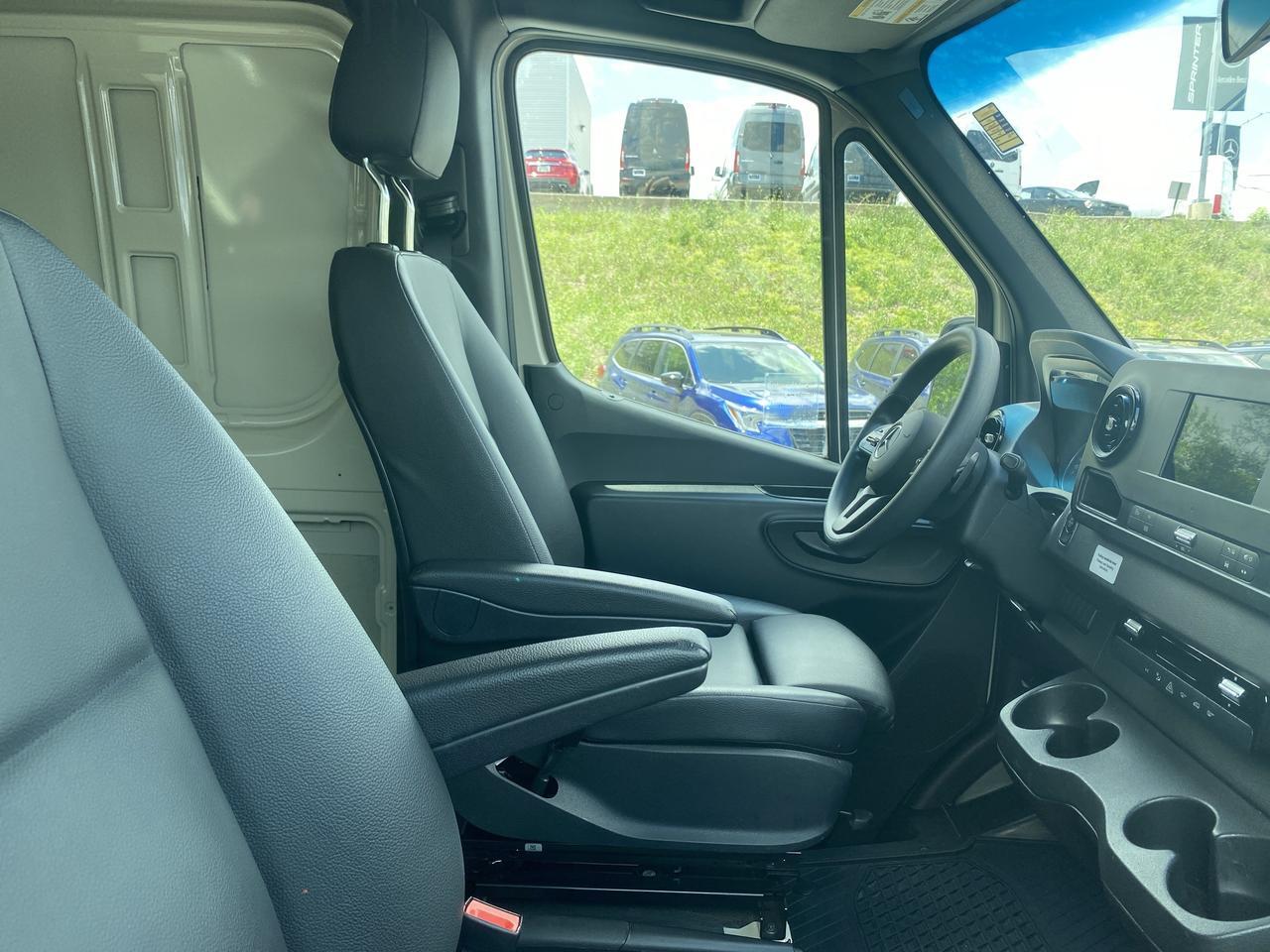 2023 Mercedes-Benz SPRINTER Cargo 144 WB San Antonio TX