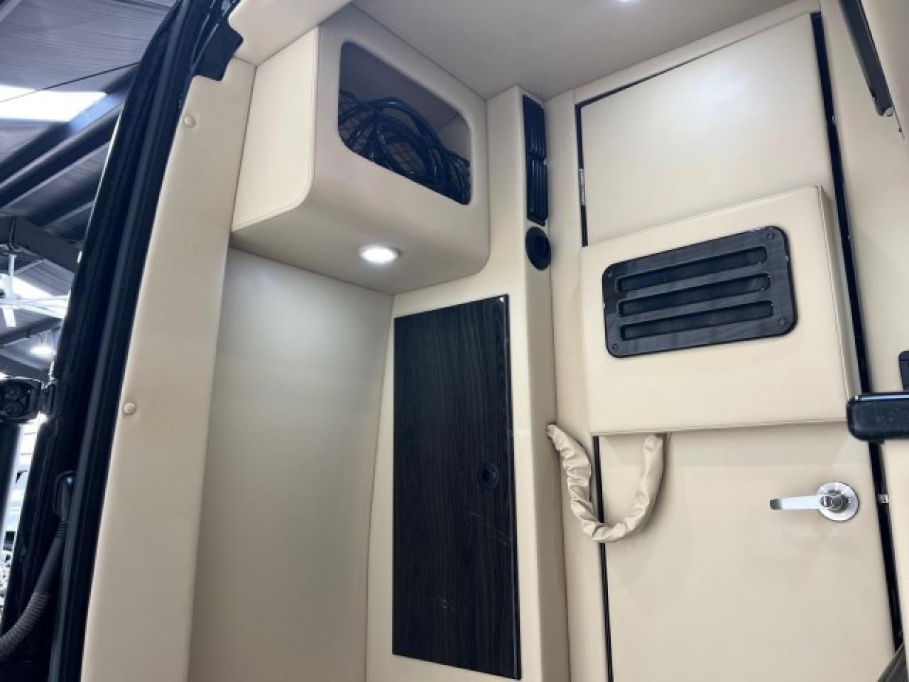 2023 Mercedes-Benz Sprinter 3500XD, 2024 Midwestern Design Luxe Cruiser Houston TX