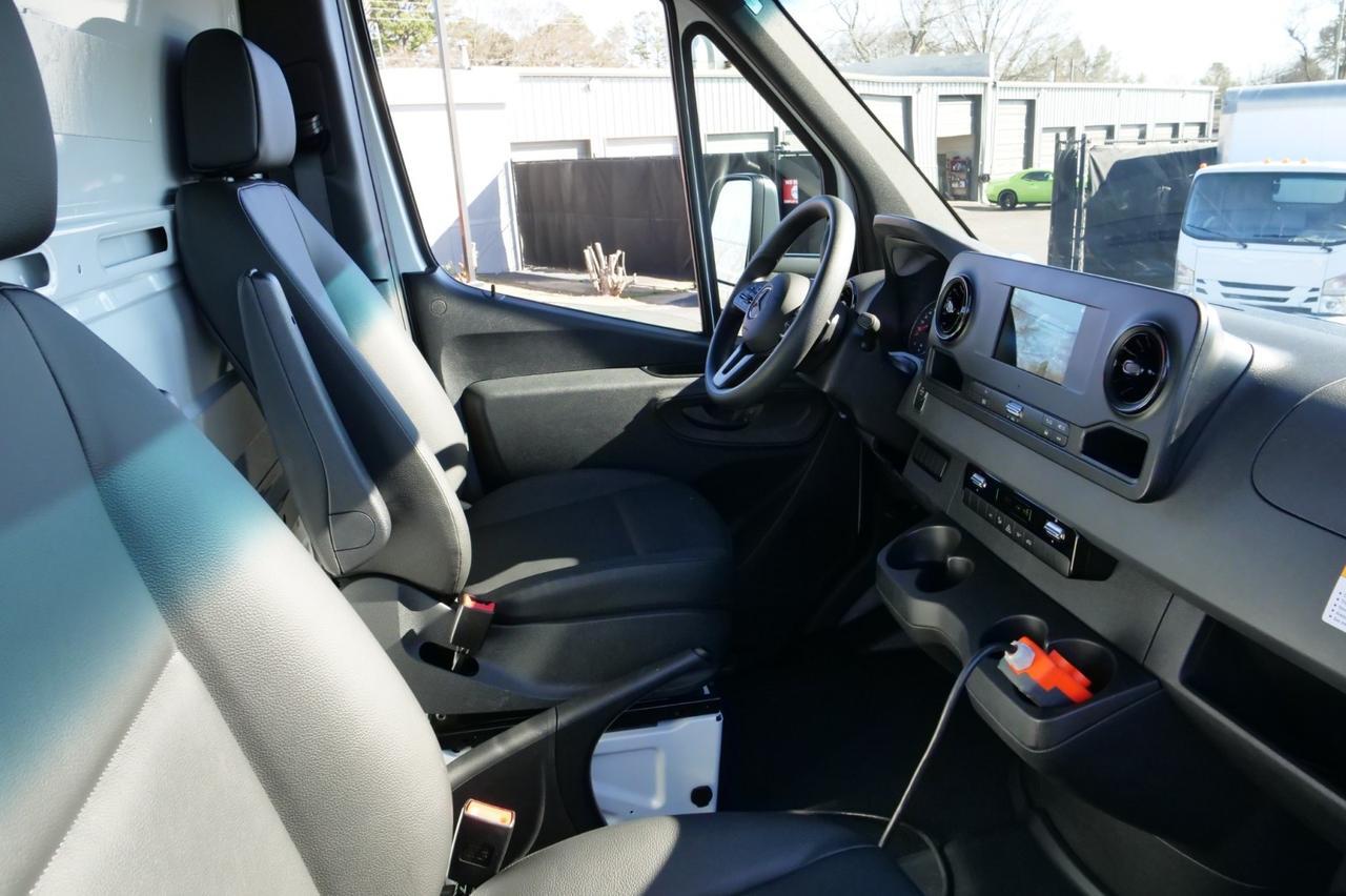 2023 Mercedes-Benz Sprinter 3500XD / Dump Bed / AWD / HO Turbo Diesel! Lincolnton NC